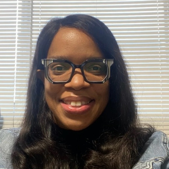 Meet your Posher, Melissa - Picture 1 of 1